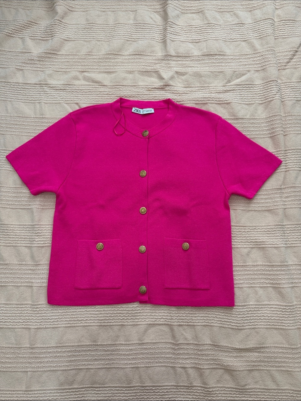 Zara Fuchsia Short-Sleeve Button-Down Cardigan with Gold Buttons - Picture 2 of 6